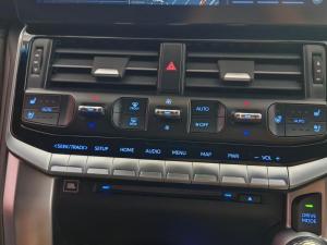 Toyota Land Cruiser 300 3.3D ZX - Image 24