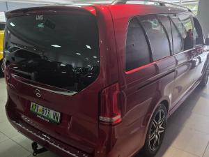 Mercedes-Benz V-Class V300d Avantgarde AMG Line - Image 9
