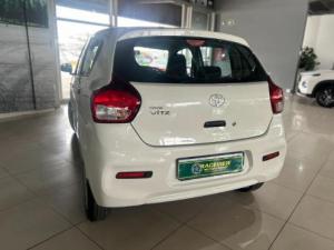Toyota Vitz 1.0 XR manual - Image 2