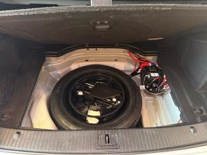 Mercedes-Benz E-Class E200 Elegance - Image 13