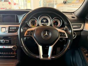 Mercedes-Benz E-Class E200 Elegance - Image 19