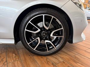 Mercedes-Benz E-Class E200 Elegance - Image 8