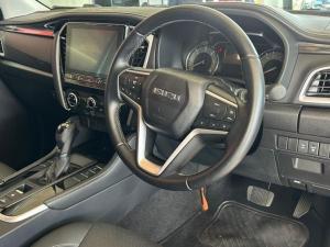 Isuzu mu-X 1.9TD LS - Image 12