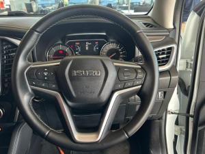 Isuzu mu-X 1.9TD LS - Image 13