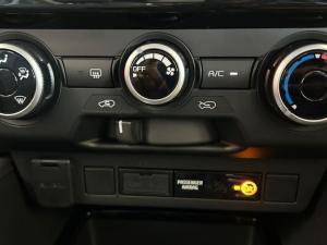 Isuzu mu-X 1.9TD LS - Image 18