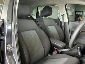 Volkswagen Polo Vivo hatch 1.4 Life - Image 22