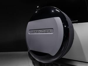 Land Rover Defender 110 D350 X-Dynamic HSE - Image 29