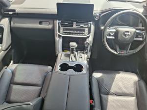 Toyota Land Cruiser 300 3.3D GR-Sport - Image 10