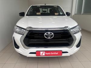 Toyota Hilux 2.4GD-6 double cab 4x4 Raider manual - Image 4
