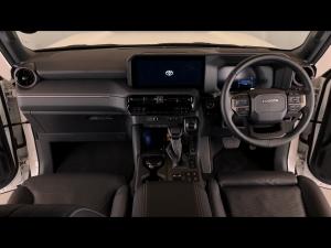 Toyota Land Cruiser Prado 2.8GD VX-R - Image 6