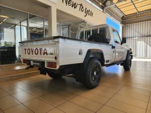 Toyota Land Cruiser 79 4.2D single cab - Image 2
