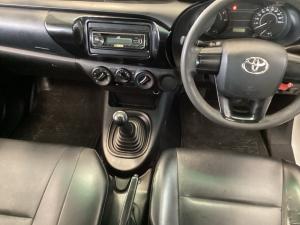 Toyota Hilux 2.4GD S (aircon) - Image 6