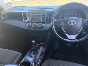 Toyota RAV4 2.0 GX auto - Image 6