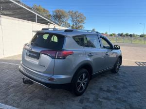 Toyota RAV4 2.0 GX auto - Image 2