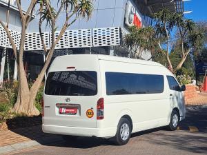 Toyota Hiace 2.5D-4D bus 14-seater GL - Image 2