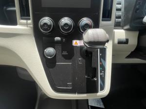 Toyota Quantum 2.8 SLWB bus 14-seater GL auto - Image 9