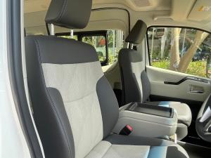 Toyota Quantum 2.8 SLWB bus 14-seater GL auto - Image 10