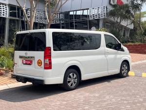 Toyota Quantum 2.8 SLWB bus 14-seater GL auto - Image 2