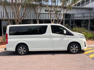 Toyota Quantum 2.8 SLWB bus 14-seater GL auto - Image 3