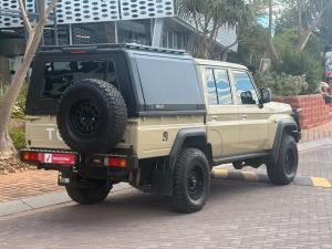 Toyota Land Cruiser 79 2.8GD-6 double cab - Image 2