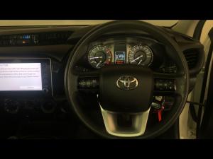 Toyota Hilux 2.4GD-6 Xtra cab Raider manual - Image 8