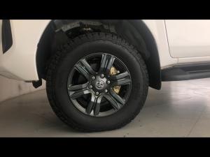 Toyota Hilux 2.4GD-6 Xtra cab Raider manual - Image 18