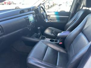 Toyota Hilux 2.4GD-6 double cab 4x4 Raider manual - Image 7