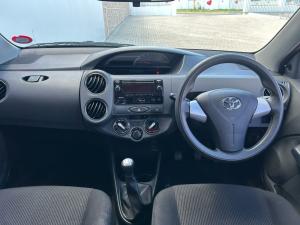 Toyota Etios hatch 1.5 Sprint - Image 6