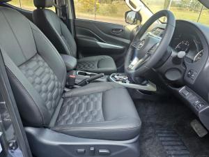 Nissan Navara 2.5DDTI Stealth automatic - Image 5
