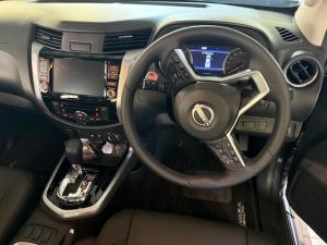 Nissan Navara 2.5DDTI Stealth automatic - Image 6