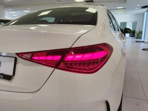 Mercedes-Benz C200 automatic - Image 11