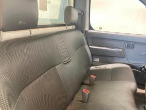 Nissan Hardbody NP300 2.5 TDi LWBS/C - Image 8