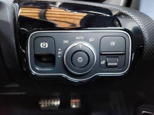 Mercedes-Benz CLA 200 automatic - Image 18