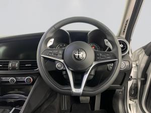 Alfa Romeo Giulia 2.0T Super - Image 16