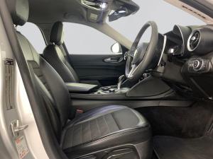 Alfa Romeo Giulia 2.0T Super - Image 18