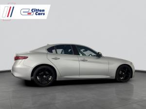 Alfa Romeo Giulia 2.0T Super - Image 4