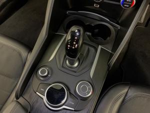 Alfa Romeo Giulia 2.0T Super - Image 9