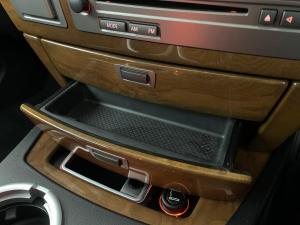 BMW 750i - Image 14