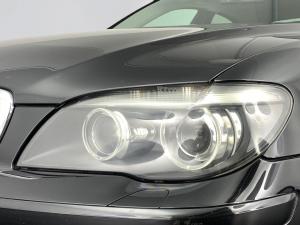 BMW 750i - Image 16