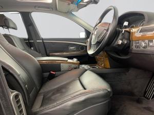 BMW 750i - Image 17