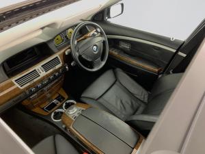 BMW 750i - Image 8