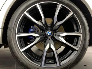 BMW X7 M50d - Image 19