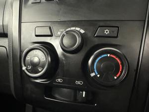 Isuzu D-MAX 250 HO HI-RIDE D/C - Image 8