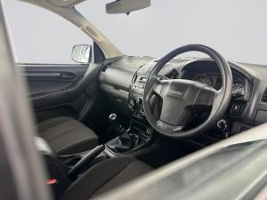 Isuzu D-MAX 250 HO HI-RIDE D/C - Image 9