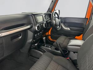 Jeep Wrangler Sahara 3.6L V6 automatic 2-Door - Image 14