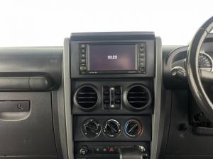 Jeep Wrangler 3.8 Unltd Rubicon automatic - Image 14