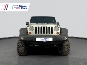Jeep Wrangler 3.8 Unltd Rubicon automatic - Image 2