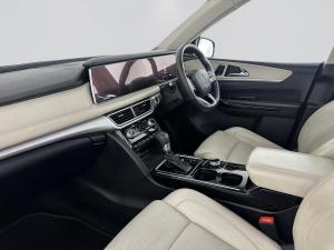 Mahindra XUV 700 2.0 AX7L automatic - Image 12