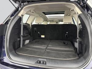 Mahindra XUV 700 2.0 AX7L automatic - Image 16