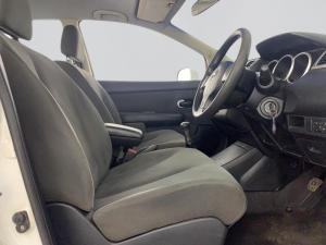 Nissan Tiida 1.6 Visia + - Image 12